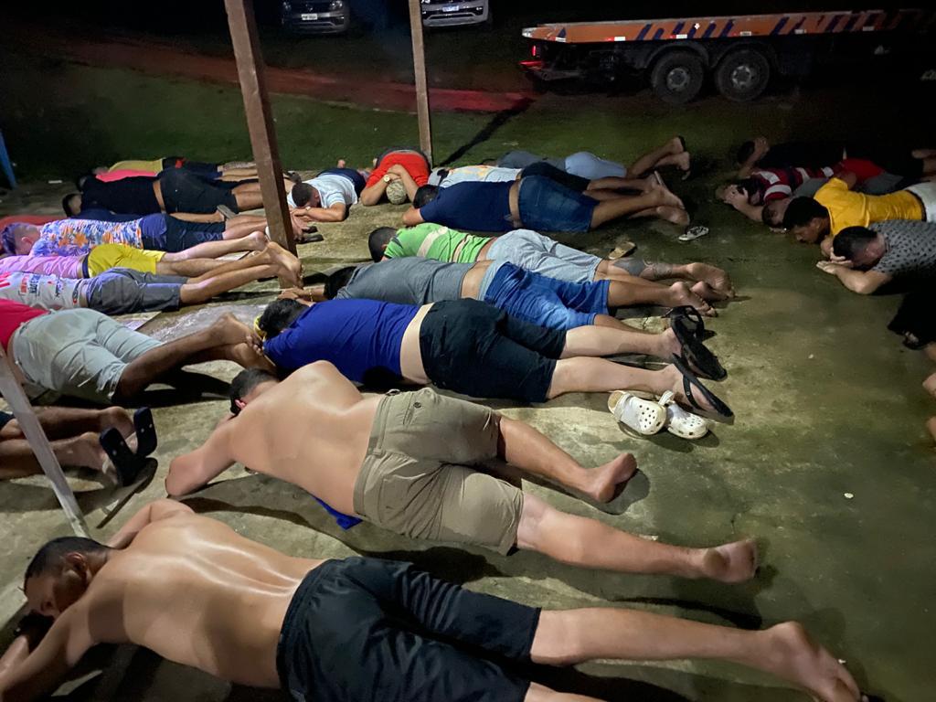 Polícia fecha festa clandestina em Iranduba