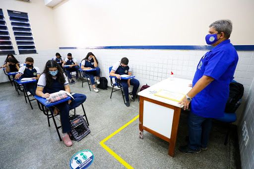 MPAM recomenda retorno das aulas presenciais somente após a vacinação dos profissionais da educação