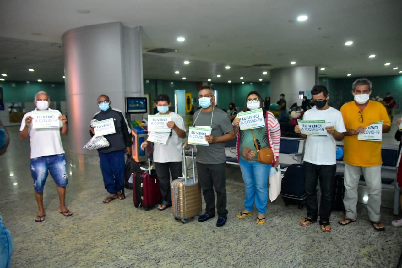 Recuperados da Covid-19, mais 15 pacientes retornam a Manaus