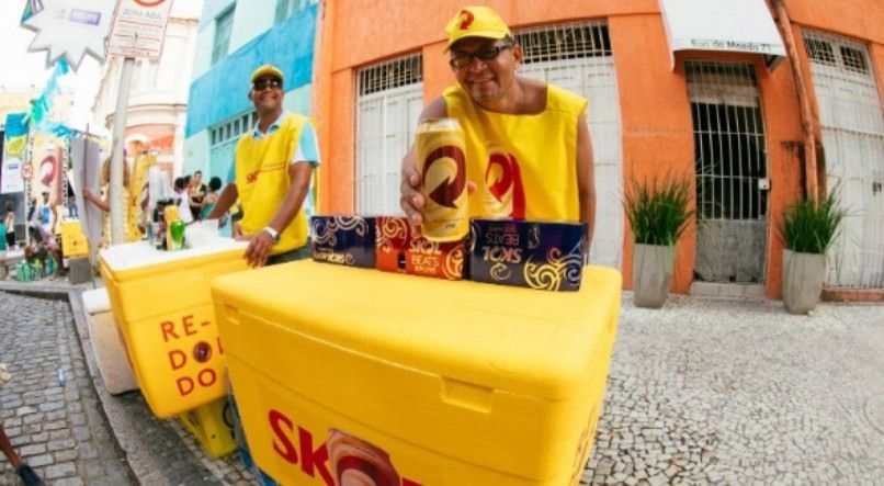 Sem Carnaval, Ambev vai dar auxílio de R$ 255 a ambulantes; saiba como solicitar