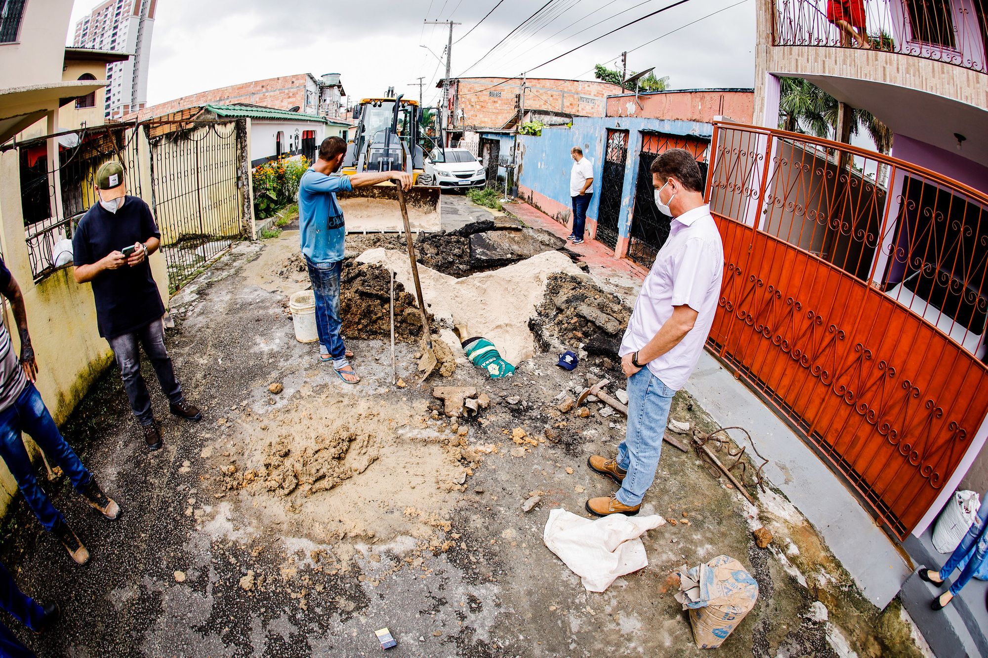Rotta diz que não vai mais permitir ‘remendos’ da concessionária de água nas ruas de Manaus