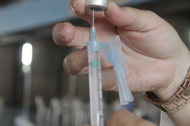 Manaus recebe mais de 59 mil doses de CoronaVac e garante imunização dos grupos 4 e 5 dos trabalhadores da Saúde