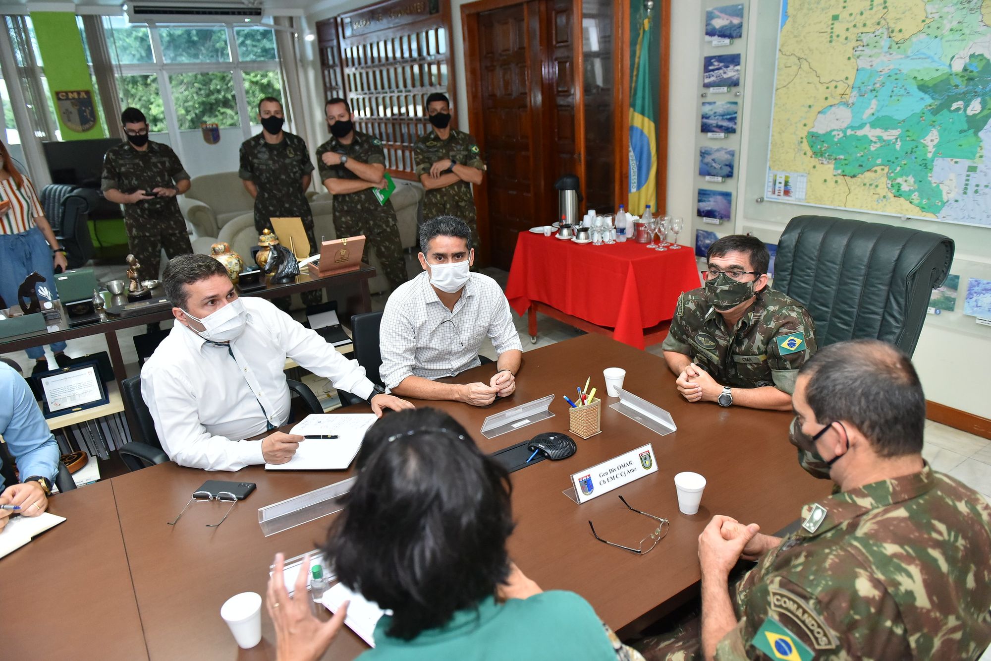 Apoio do Exército permitirá vacinar 267 mil pessoas acima de 50 anos, afirma David