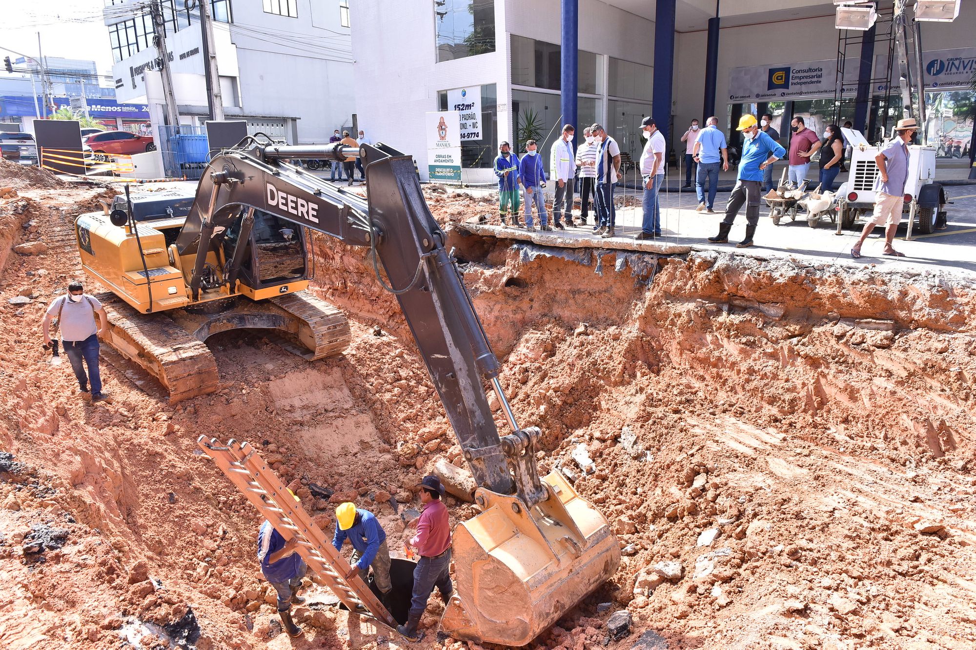 David Almeida determina celeridade na obra de drenagem emergencial na rua João Valério