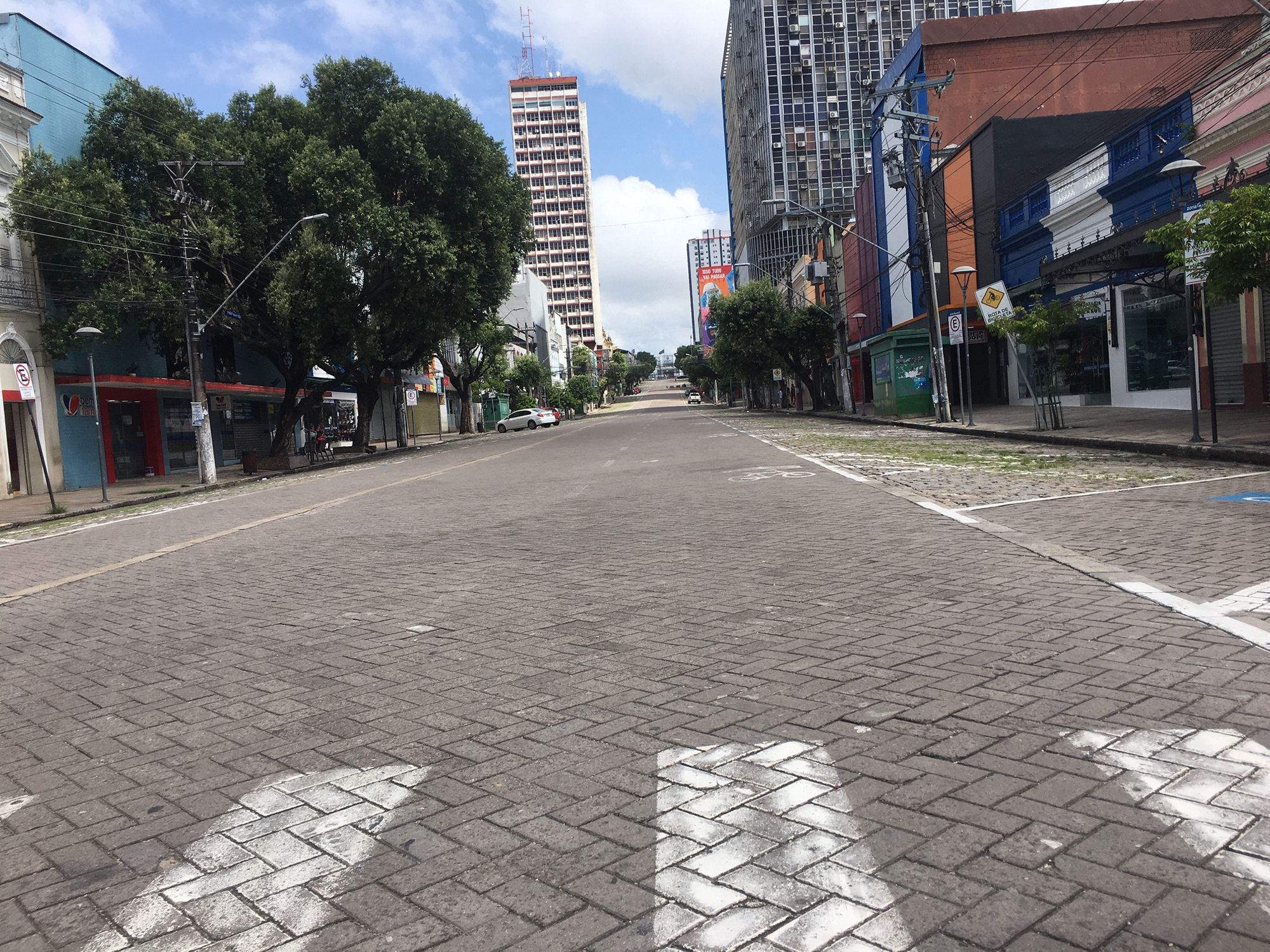 Dito & Feito - Avenida fantasma. Ainda bem!