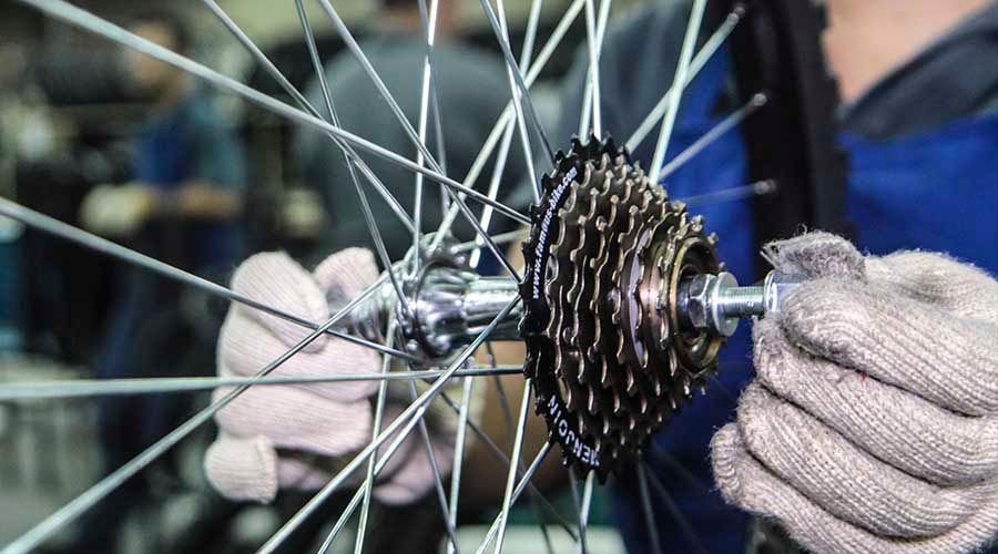 Bolsonaro dá 'tiro de bazuca' no Pólo de Bicicletas de Manaus