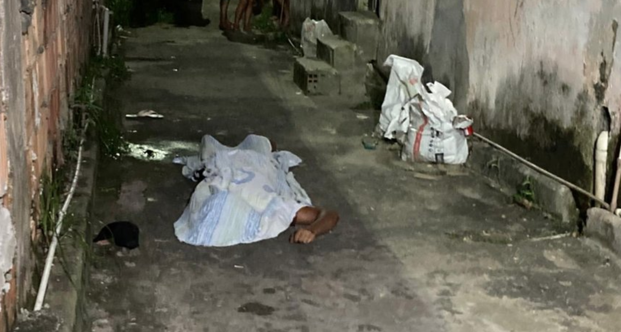 Pistoleiros executam homem a tiros no Aleixo