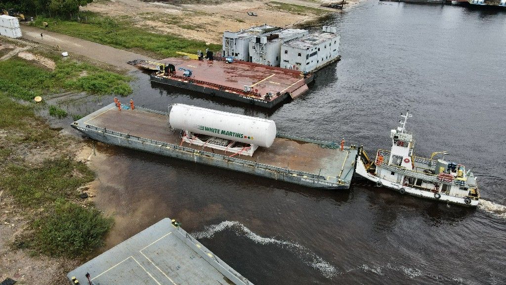 Tanque criogênico com 90 mil metros cúbicos de oxigênio chega a Manaus