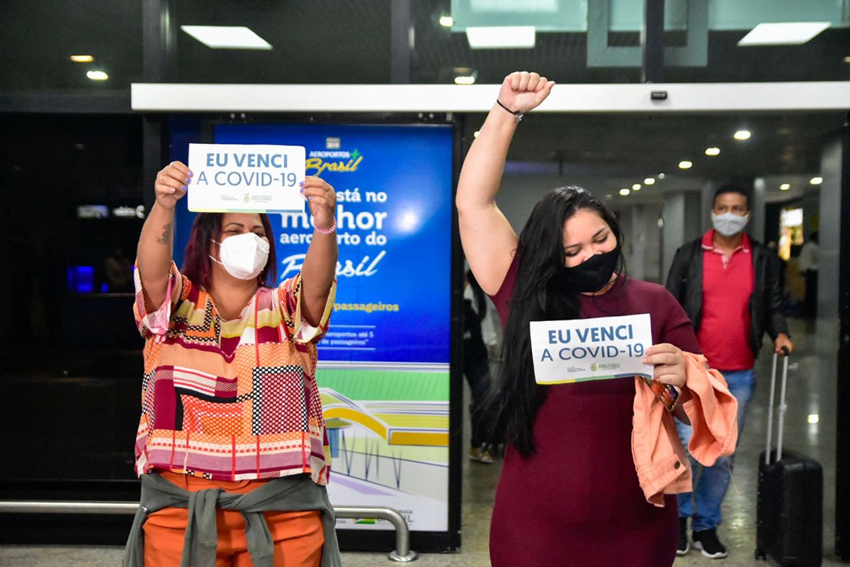 Emoção marca chegada de mais seis pacientes recuperados da Covid-19