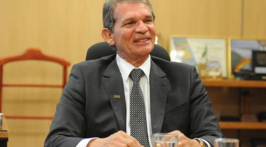 Bolsonaro demite presidente da Petrobras e anuncia general para o cargo