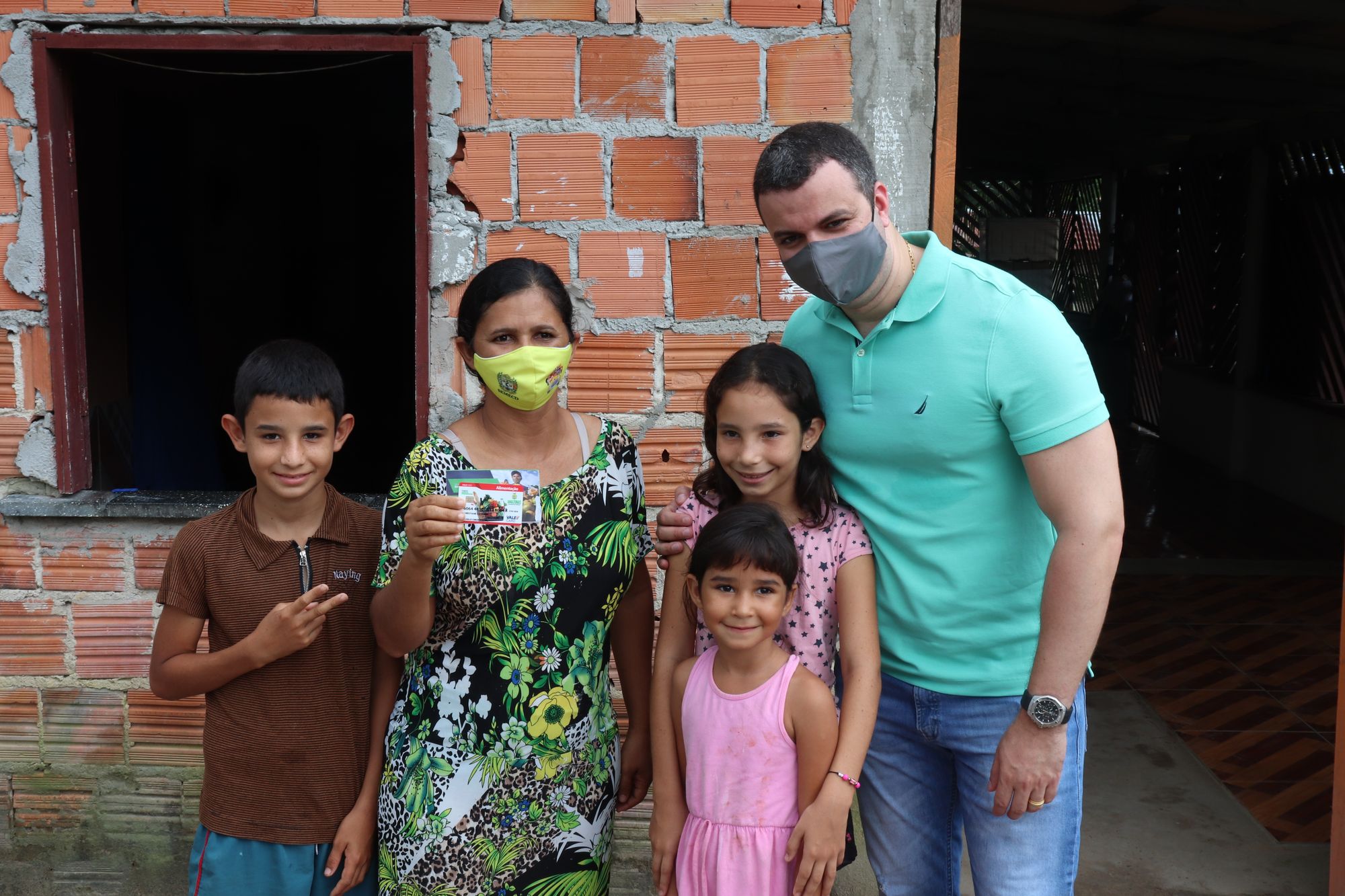 Famílias de Rio Preto da Eva começam a receber auxílio do governo