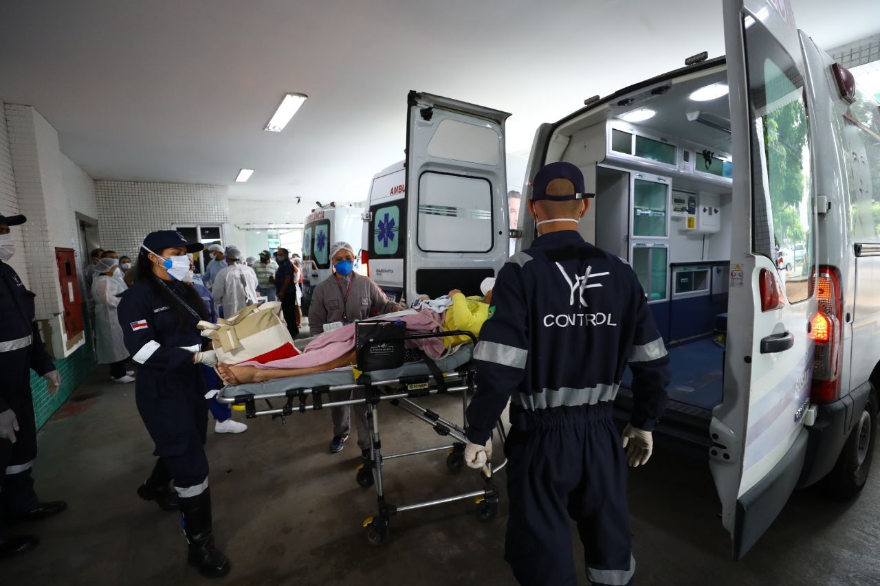 Amazonas transfere mais 11 pacientes para tratamento da Covid-19 no Rio de Janeiro