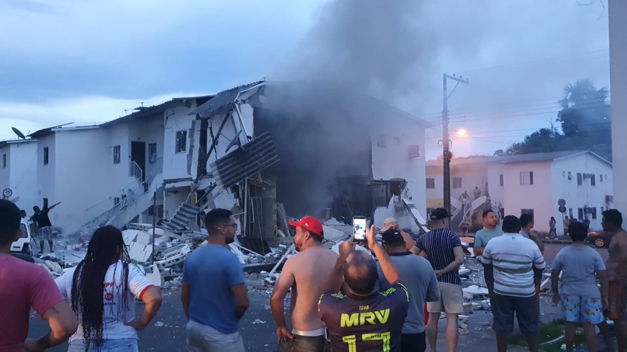 Apartamento explode na zona Norte de Manaus; veja vídeo e fotos