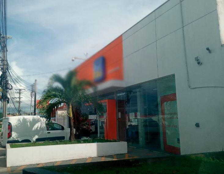 Criminosos assaltam clientes de agências bancárias de Manaus