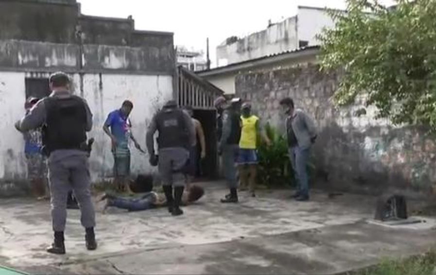 Populares prendem homem que acusado de furtos no Alvorada