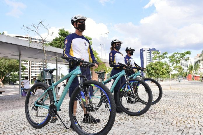 Guarda Municipal intensifica fiscalização no calçadão da Ponta Negra