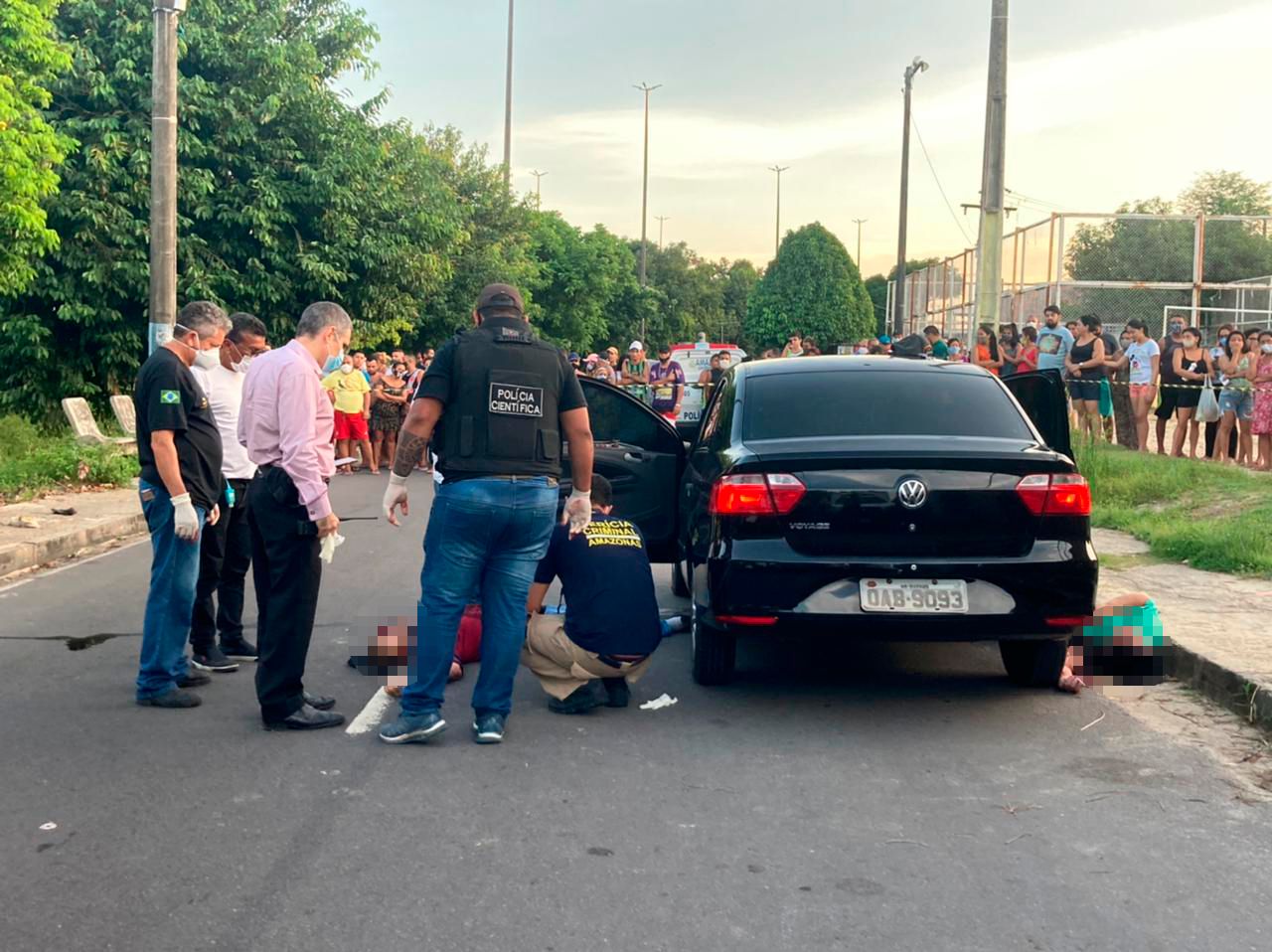 Casal é encontrado morto dentro de carro na Cachoeirinha