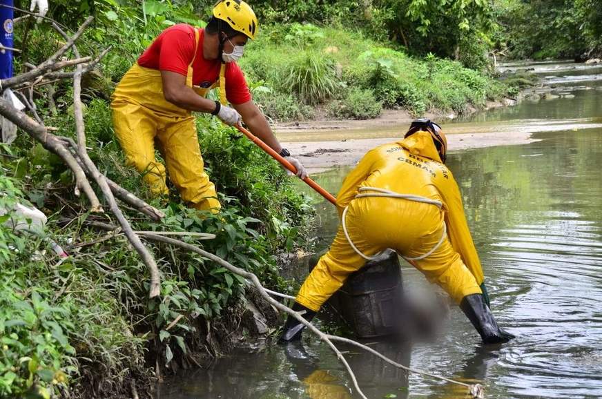 Corpo de homem é encontrado em igarapé de Manaus