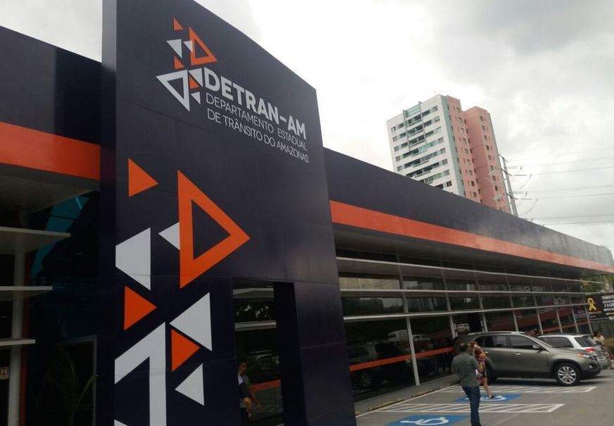 Detran-AM retoma alguns serviços em caráter de urgência