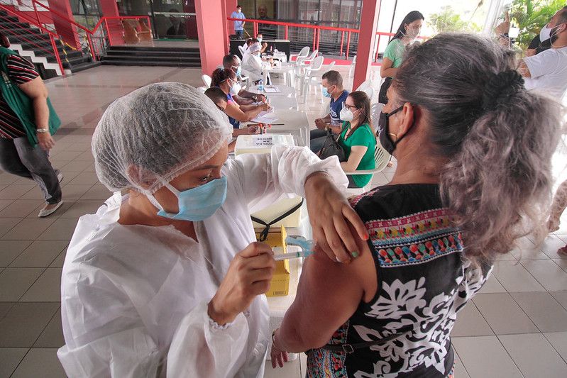 Idosos de 65 a 69 anos podem ser vacinados, neste sábado, em sete pontos de Manaus