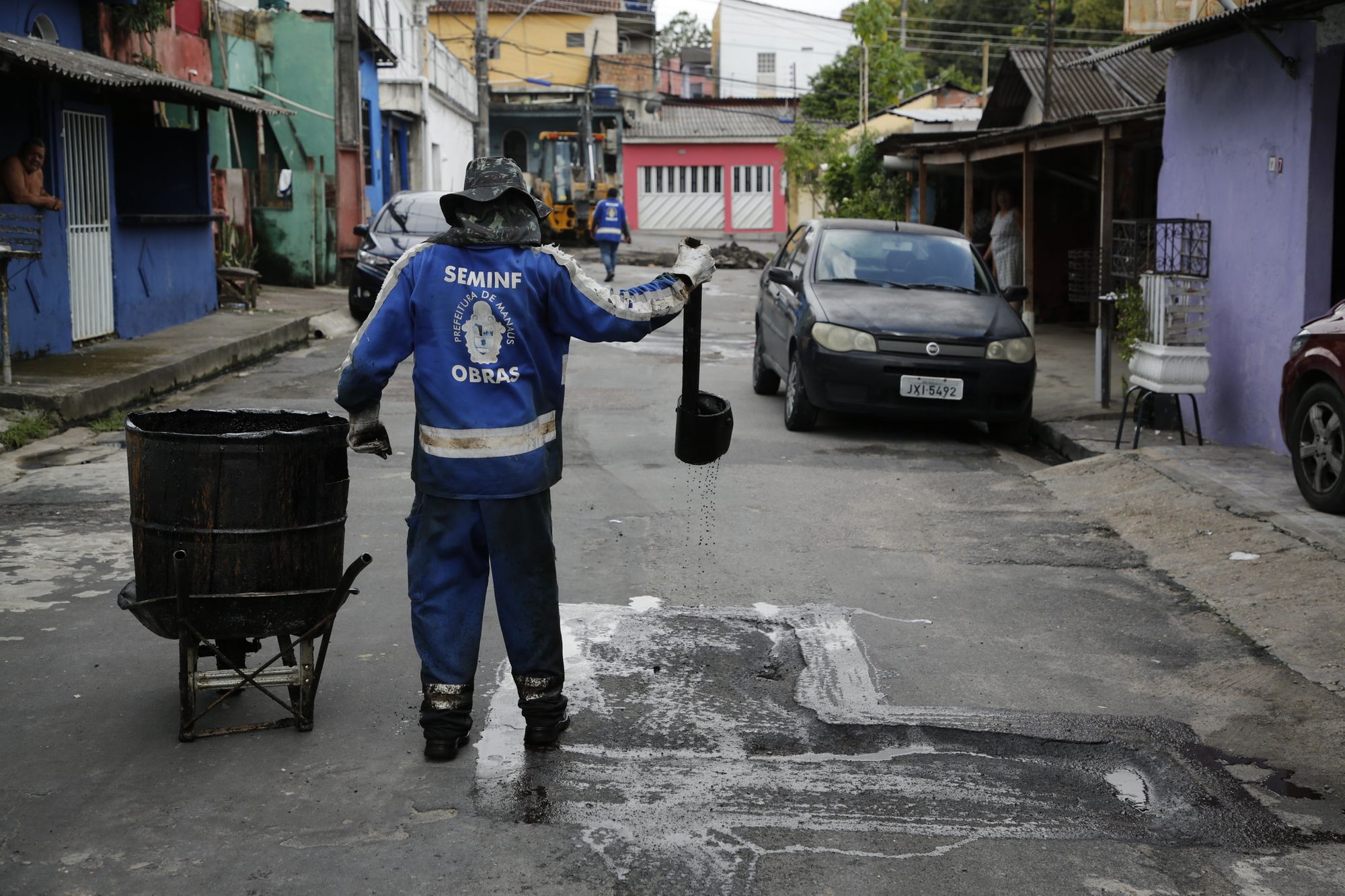 Prefeitura realiza mutirão de obras no bairro Coroado