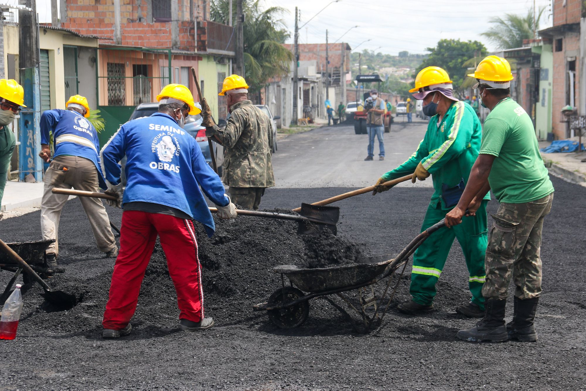 Prefeitura realiza mutirão de obras no conjunto Cidadão 12
