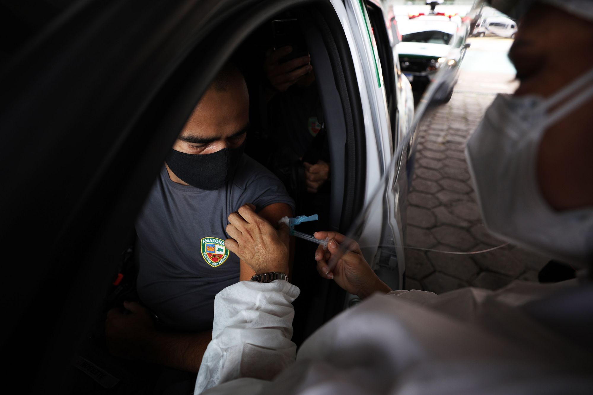 Mais de 700 servidores da segurança pública já se vacinaram contra a Covid-19 em Manaus