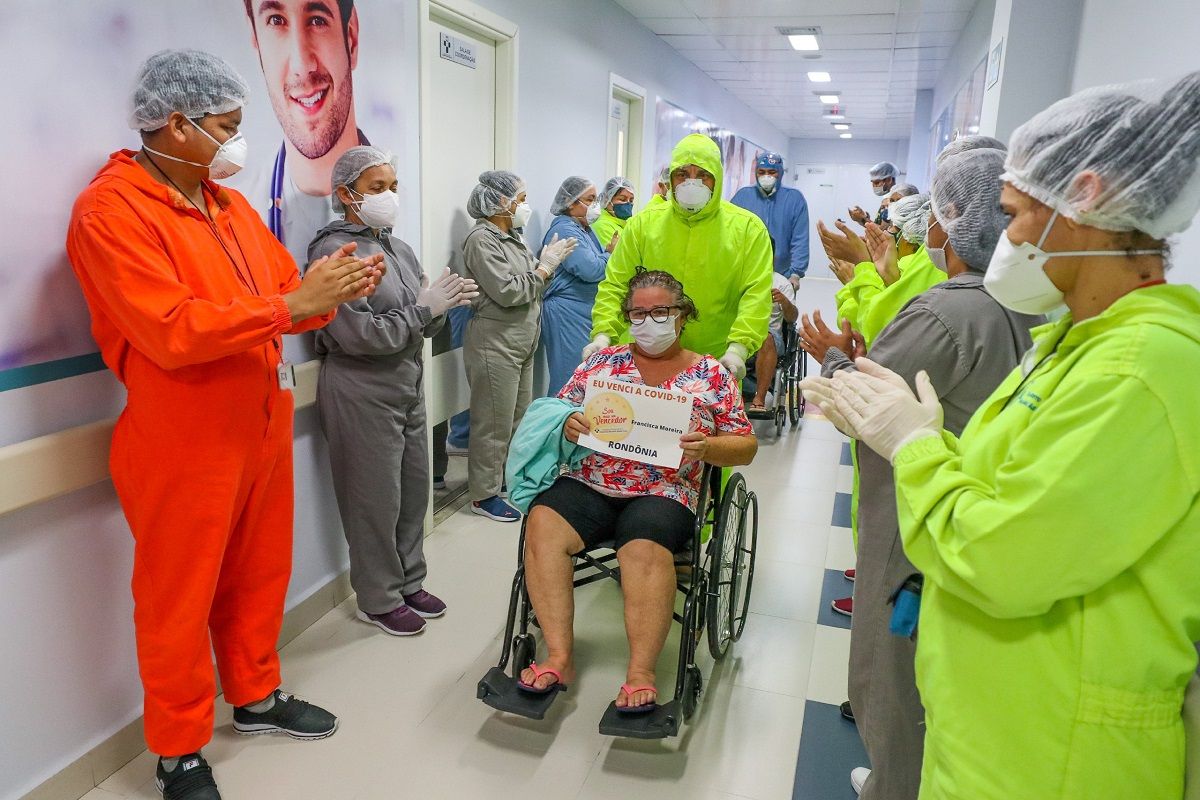 Dez pacientes já recuperados da Covid-19 por meio da “Operação Gratidão”