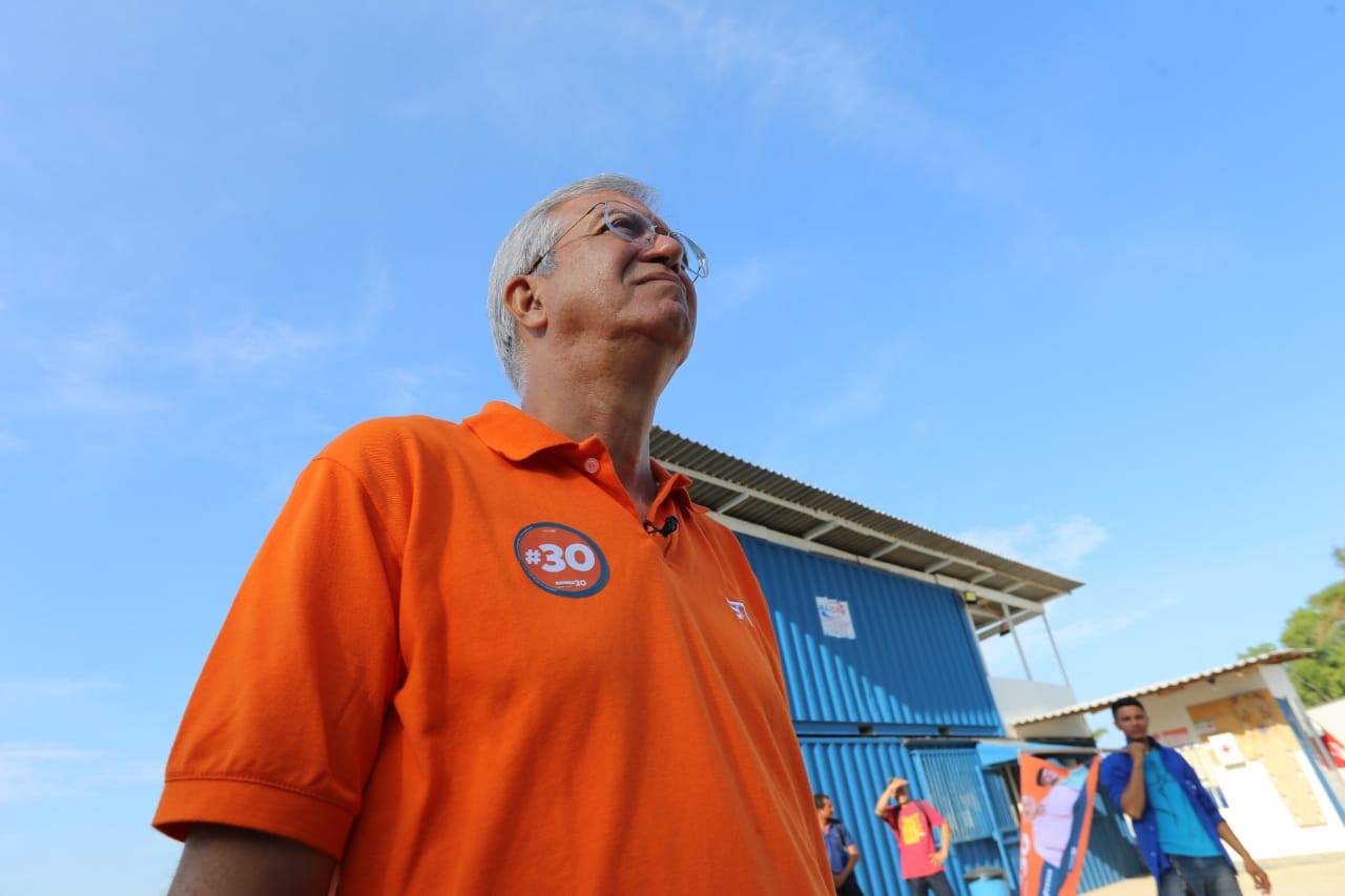 Romero Reis faz postagem celebrando golpe militar, é criticado e apaga texto