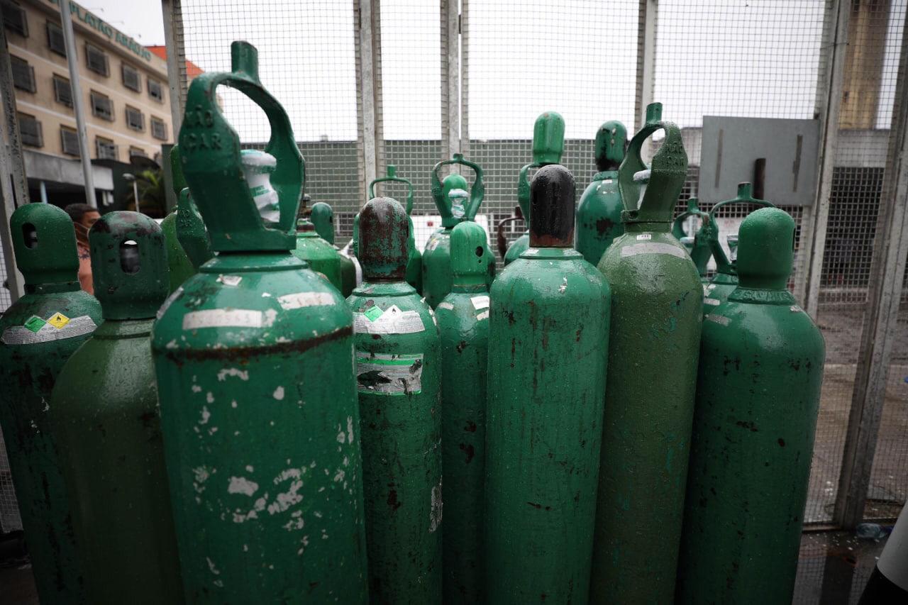 ‘Operação Gratidão’: Governo vai enviar parte de cilindros recebidos de doações para outros estados