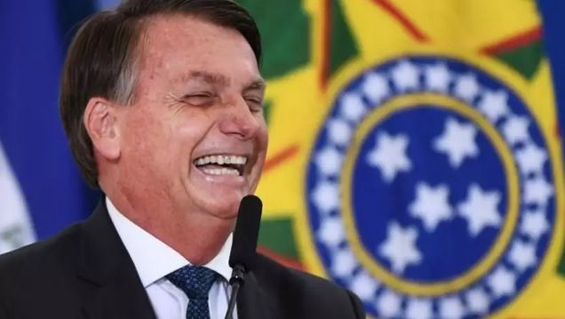 Bolsonaro volta atrás e perdoa dívida de R$1,4 bilhão de igrejas