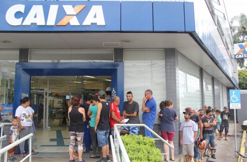 Para evitar aglomeração, Caixa fará pagamentos escalonados do Auxílio Manauara
