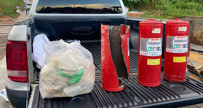 Polícia apreende 120 quilos de drogas escondidas em extintores