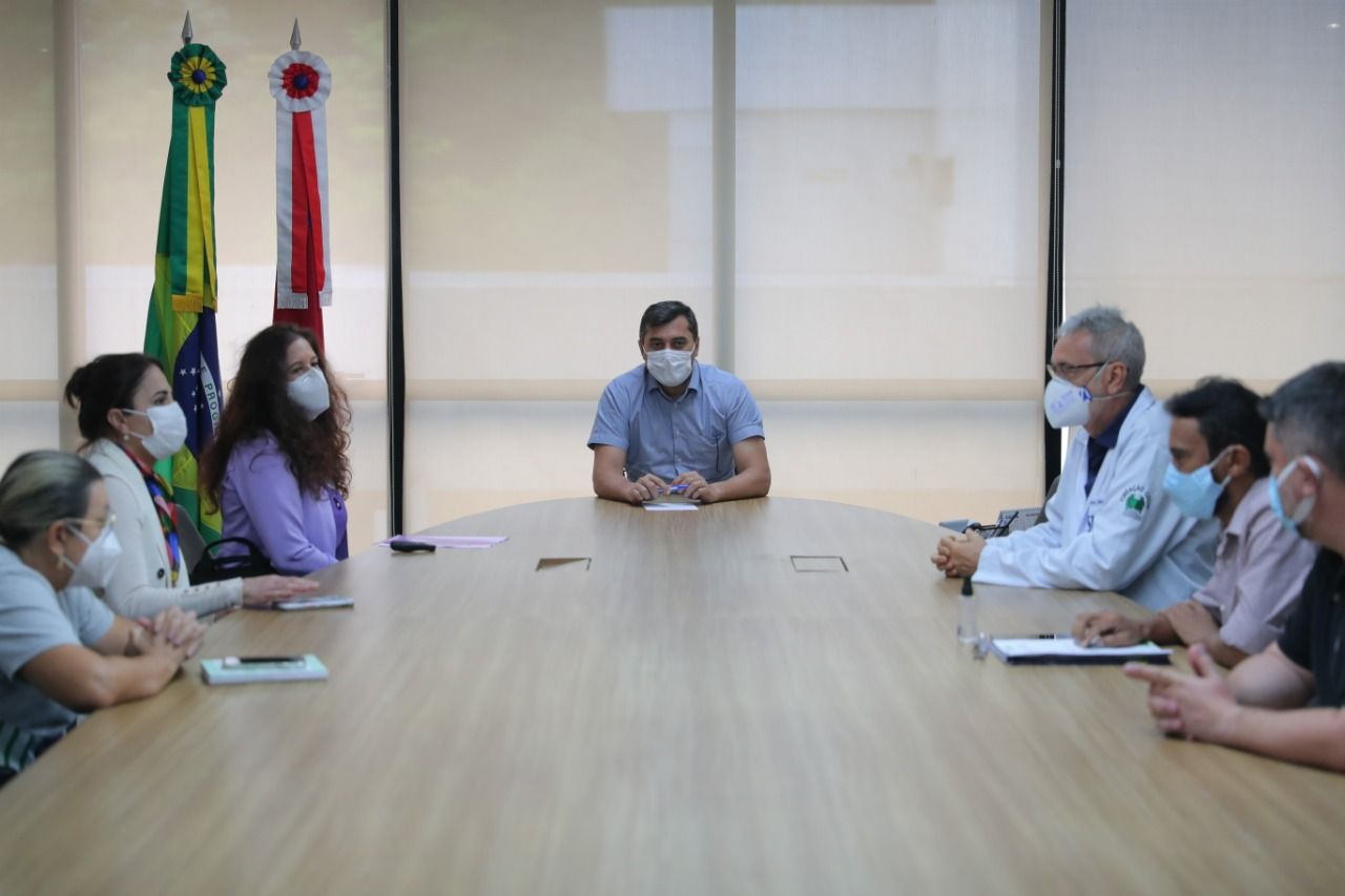 Wilson discute ampliação da política de prevenção do câncer de colo do útero no AM