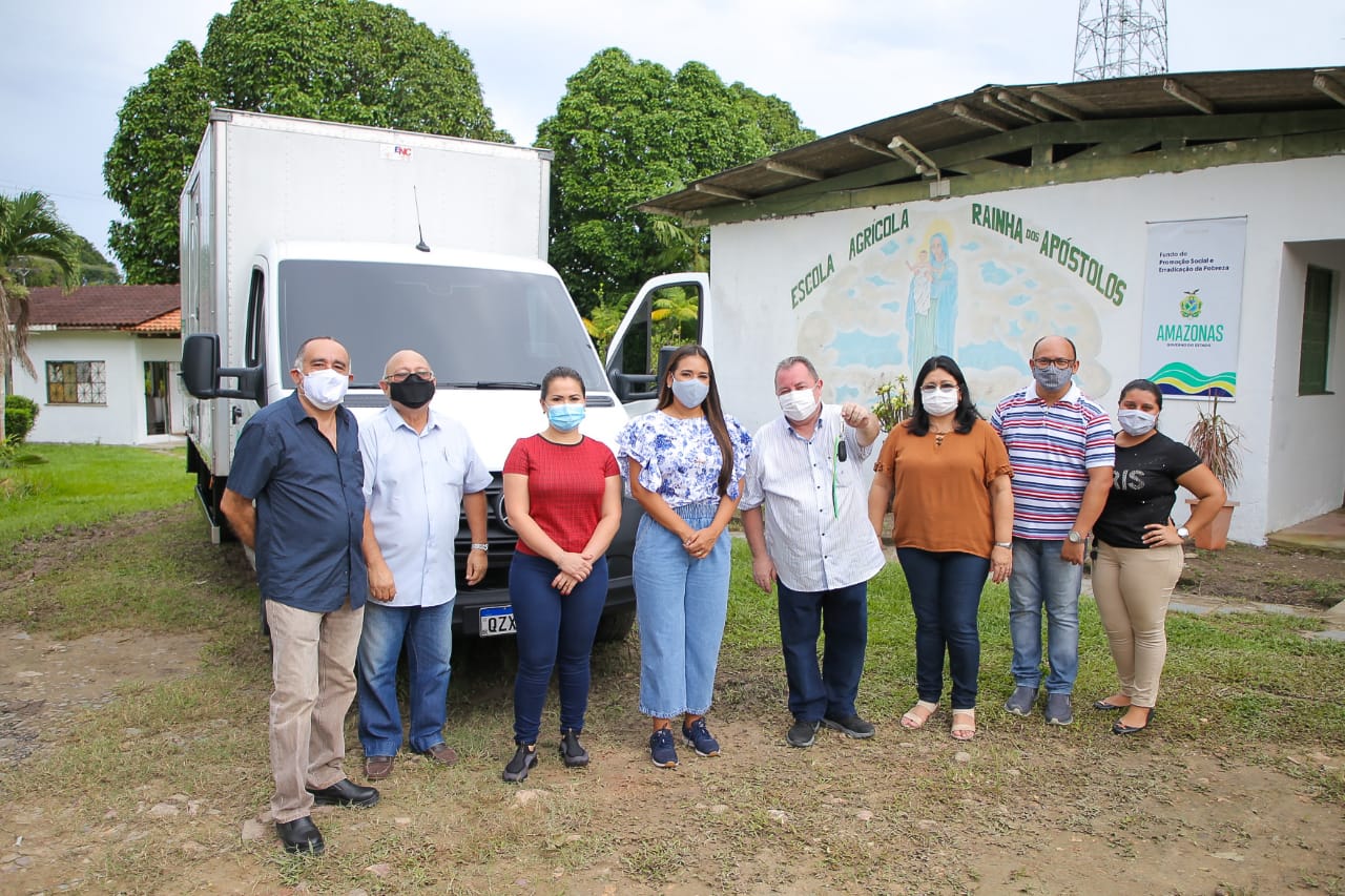 Amazonas entrega Caminhão Baú no valor de R$ 190 mil para Escola Agrícola Rainha dos Apóstolos