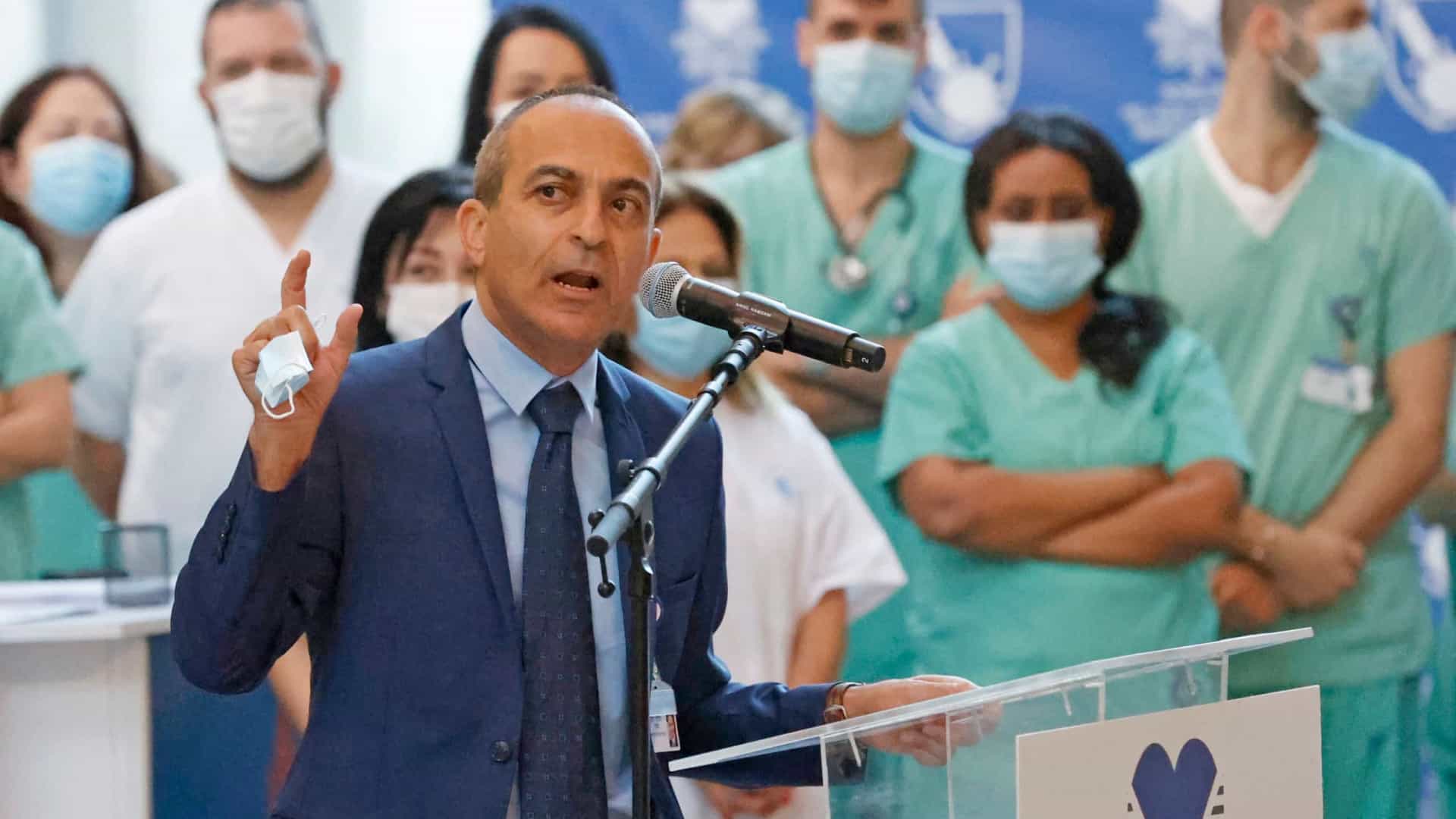 Spray nasal em teste não é milagre nem supera vacina, diz médico