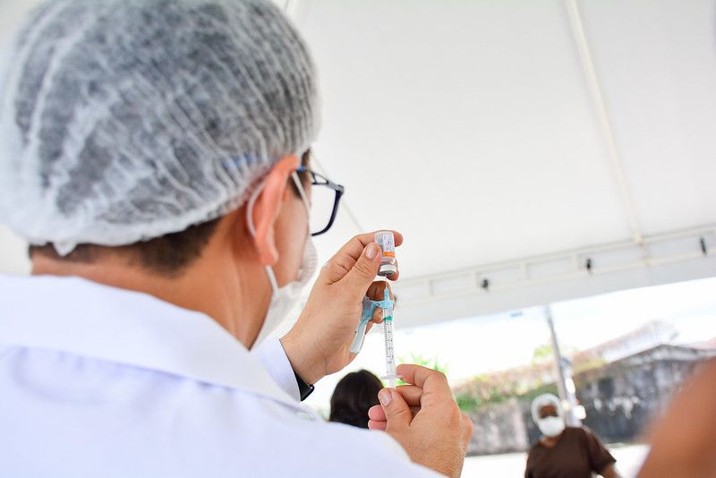 Mais de 400 mil doses de vacina contra a Covid-19 já foram aplicadas em Manaus