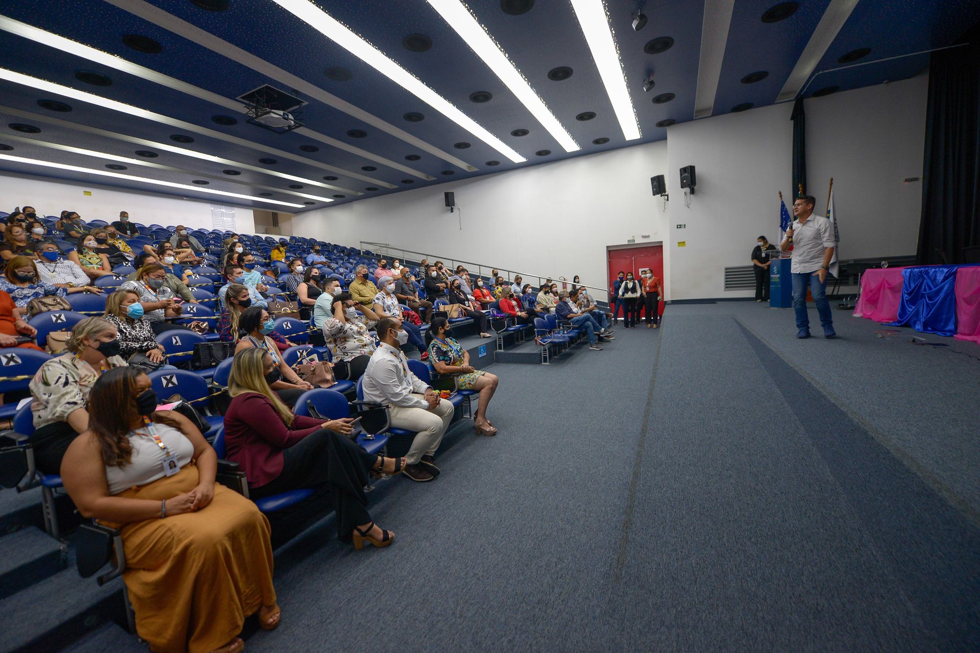 David Almeida vai ao Ministério da Saúde em busca de mais vacinas para Manaus