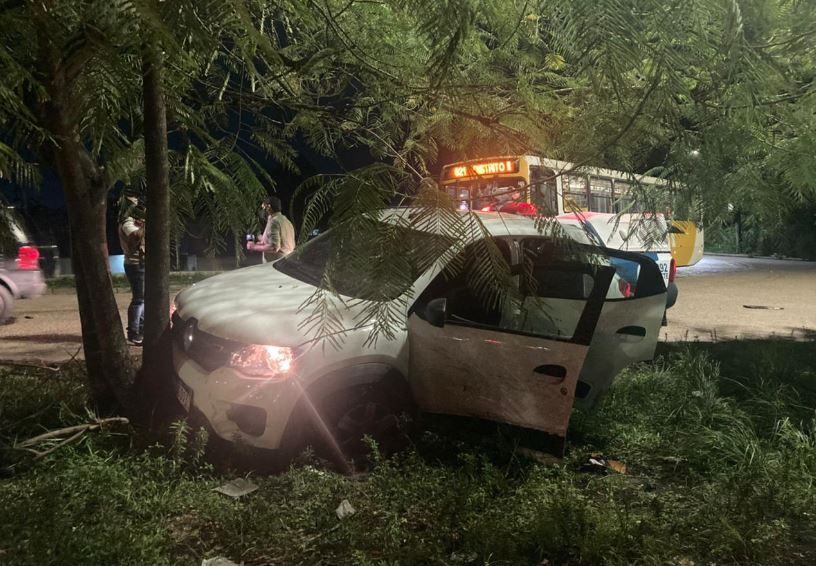 Viatura capota durante perseguição mas criminosos são presos na zona Sul