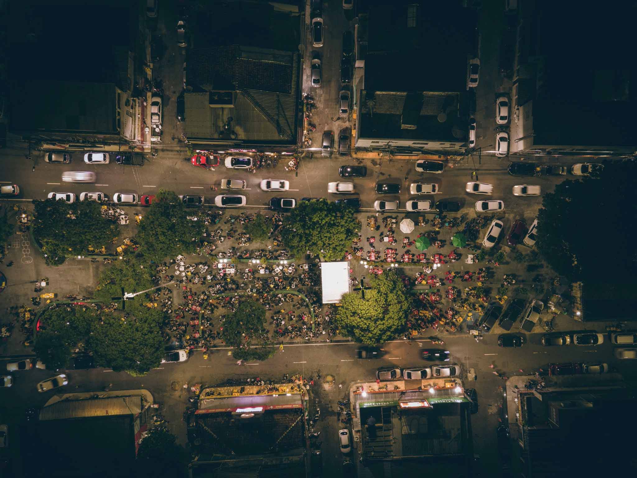 Governo do Amazonas suspende funcionamento de bares e restaurantes da Praça do Eldorado