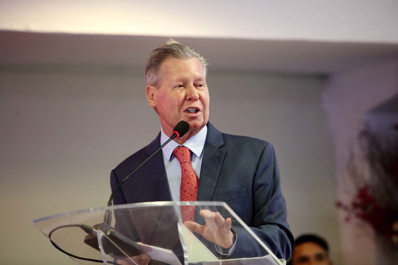 Arthur Virgílio participará de debate com vereador Amom Mandel