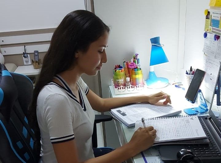 Enem 2020: aluna da rede estadual faz 920 pontos na redação