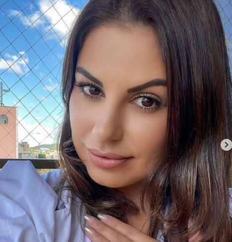 Cantora é morta a tiros em seu próprio apartamento