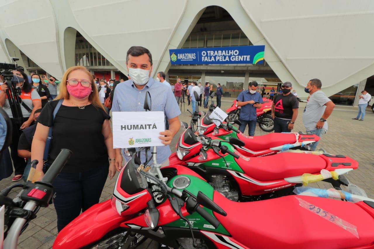 Wilson entrega motocicletas e embarcações para reforçar ações de combate à malária no interior