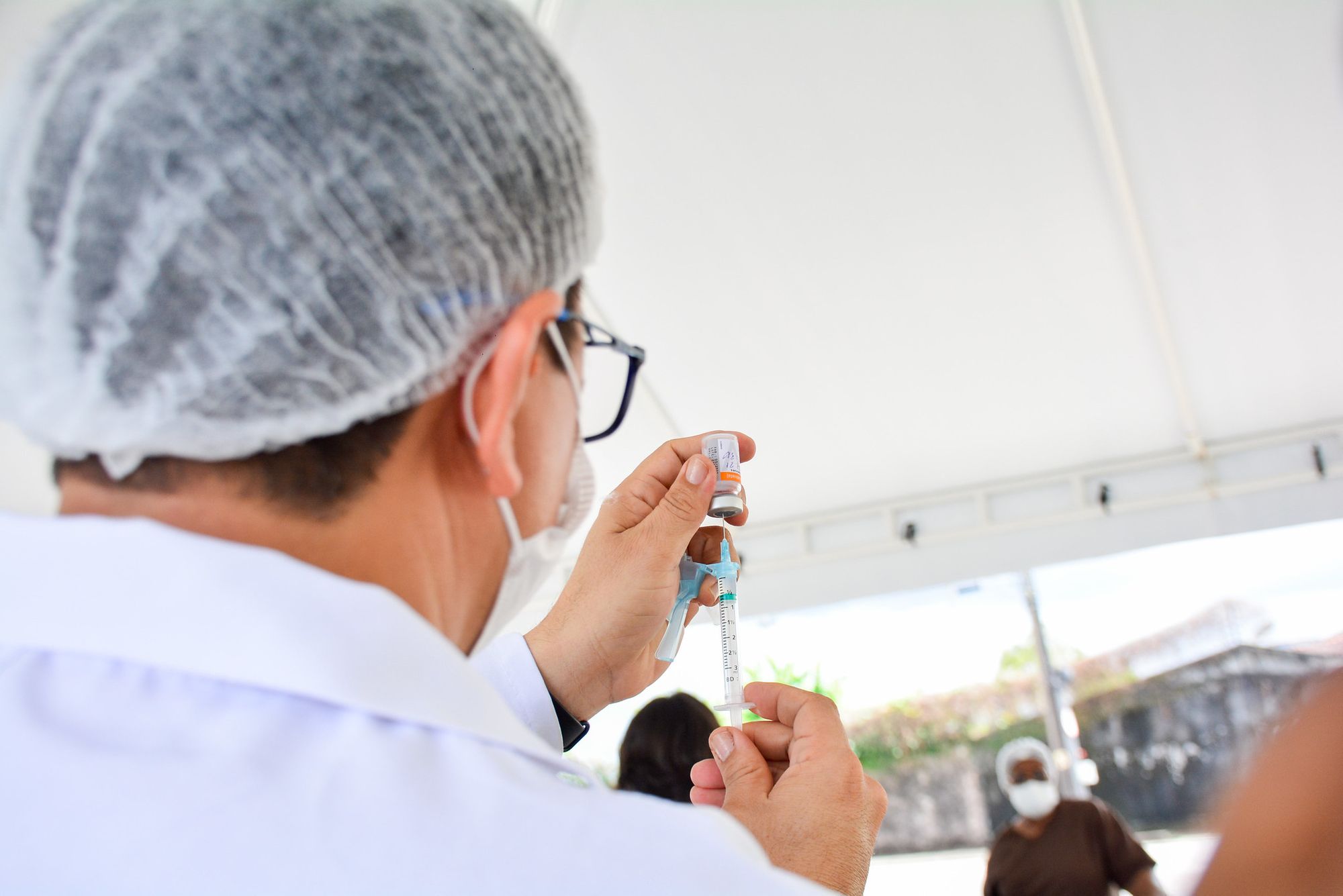 Pessoas com deficiência permanente começam a ser vacinadas contra a Covid-19 no sábado