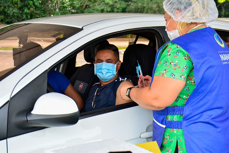 Público de 18 a 59 anos, com comorbidades, volta a receber a primeira dose da vacina