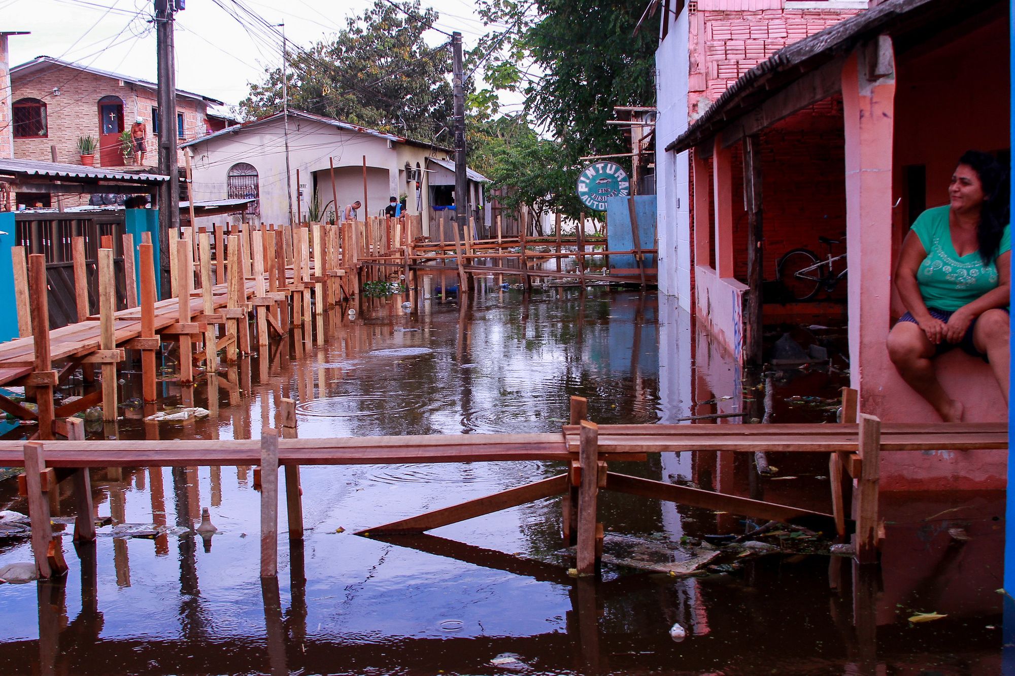 Manaus constrói mais de mil metros de pontes no bairro São Jorge