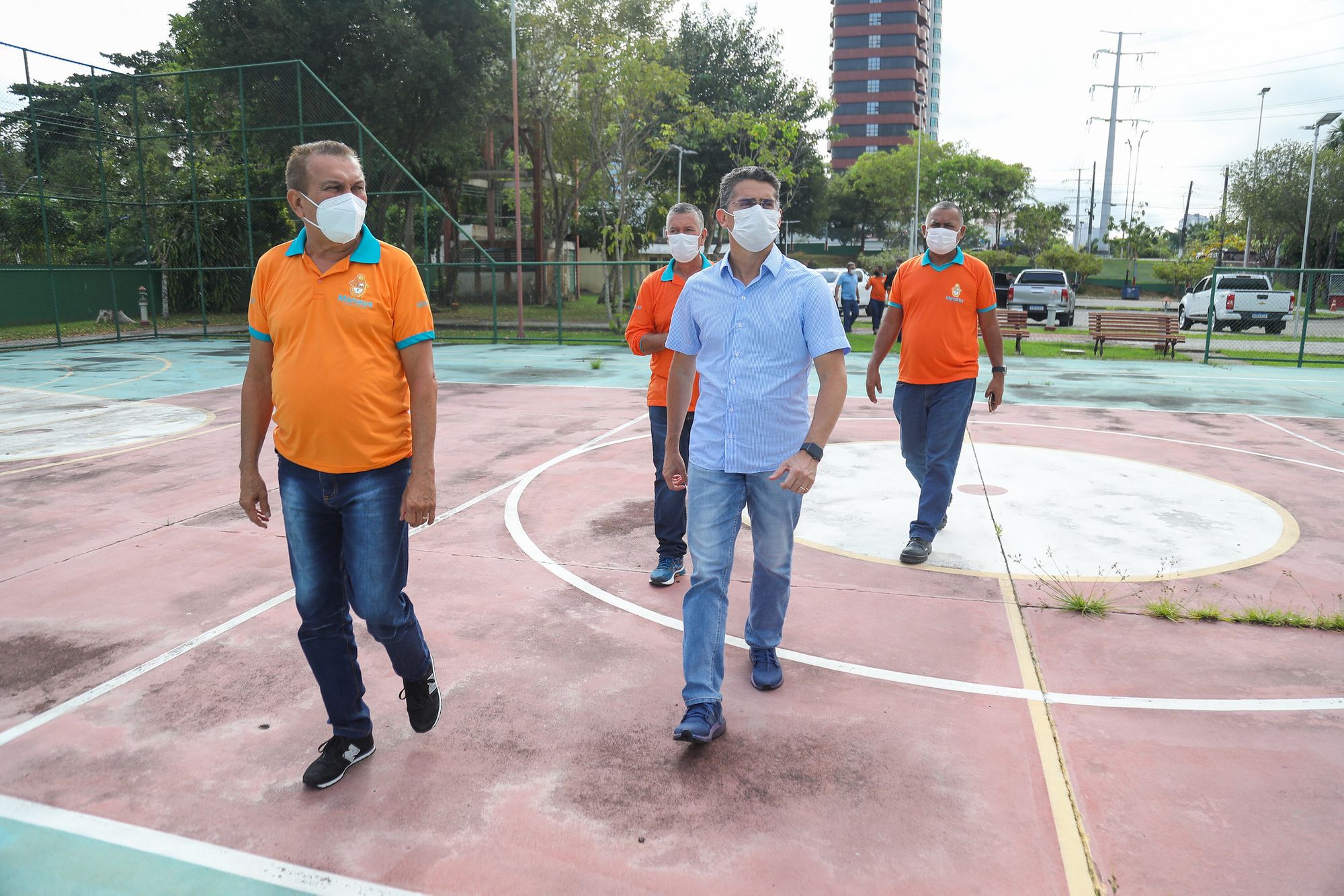 David garante revitalização de espaços públicos durante visita ao parque dos Bilhares