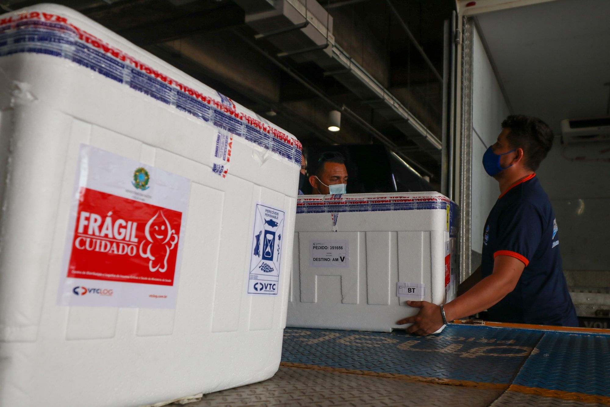 Mais 14.800 doses de CoronaVac chegam ao Amazonas