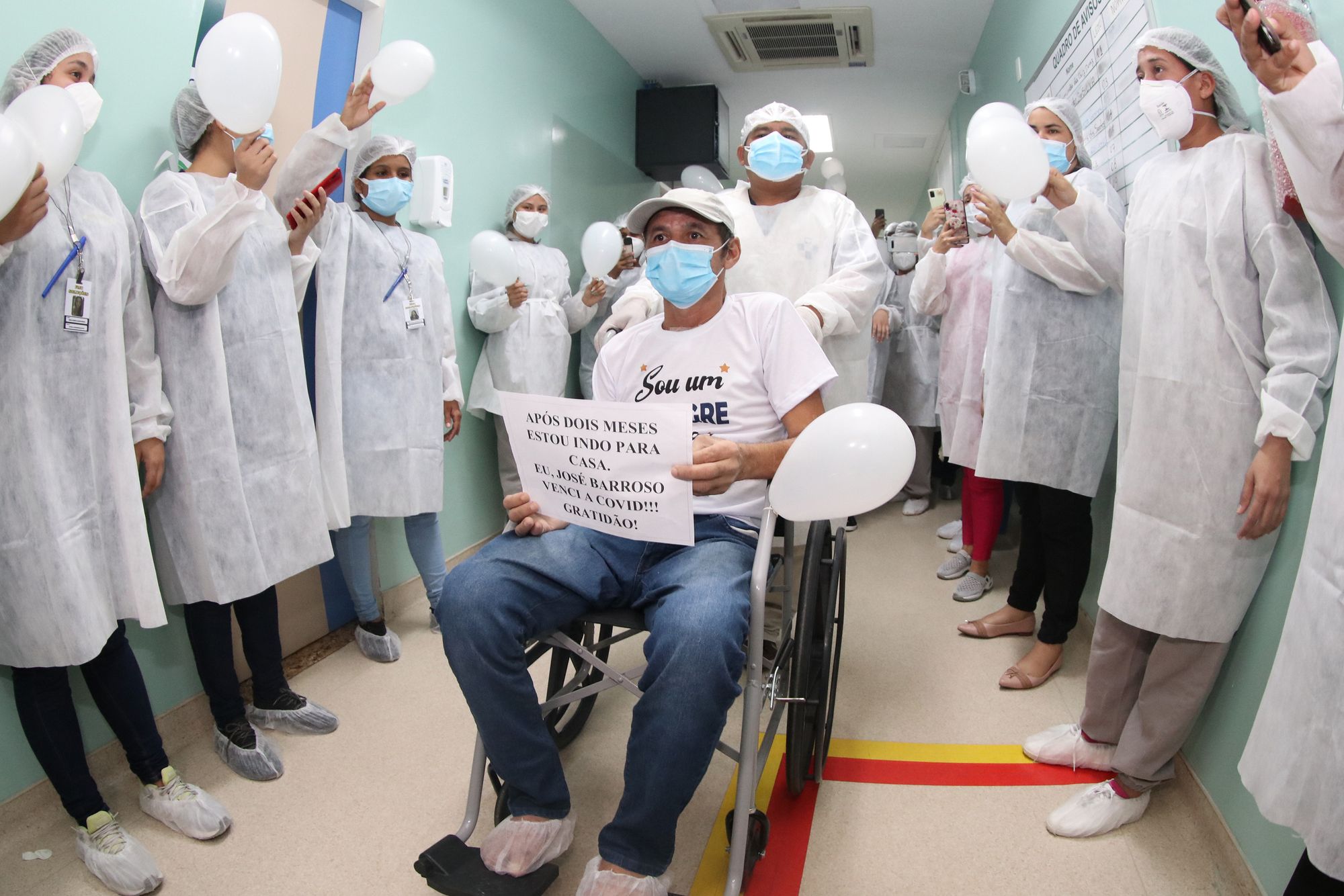 Vitória: Homem supera quadro grave da Covid-19 e recebe alta no Hospital Nilton Lins